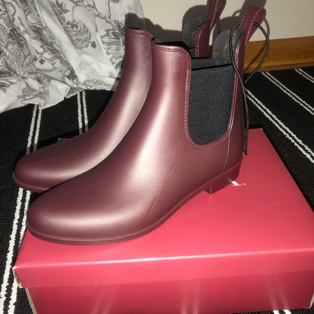 Merona Target Brand New Rain Booties Berry Size 9